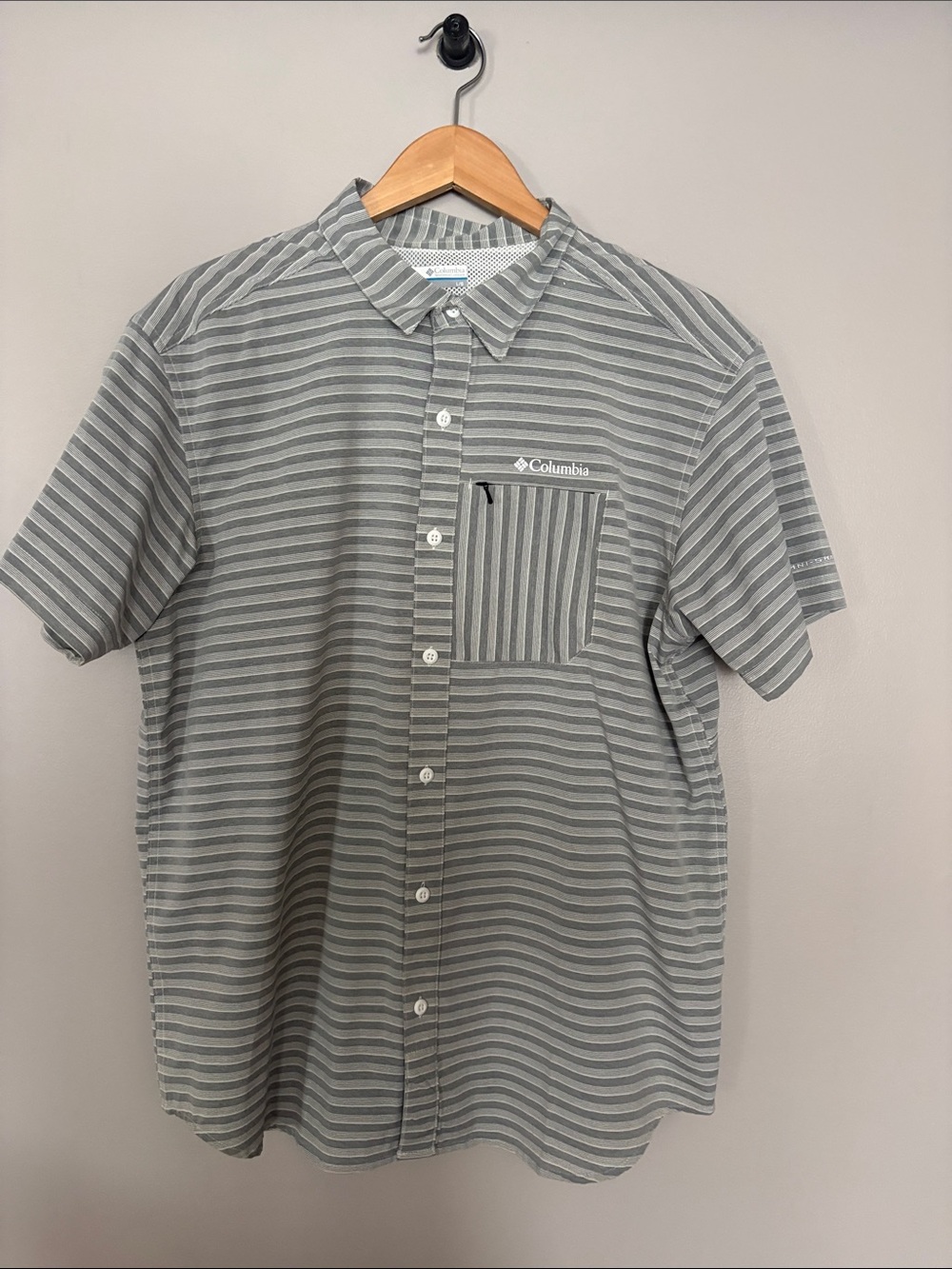 Columbia Gray Striped Short-Sleeve Button-Up Shirt